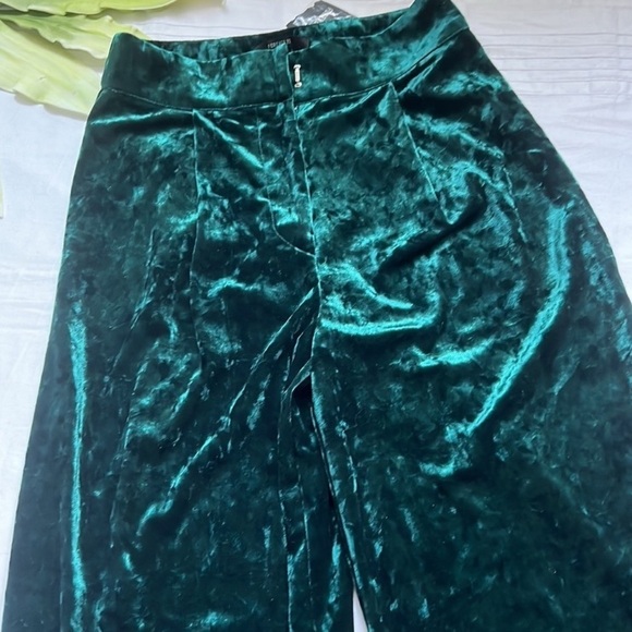 Green Crushed Velvet Palazzo Pants, Forever 21 - Picture 4 of 12
